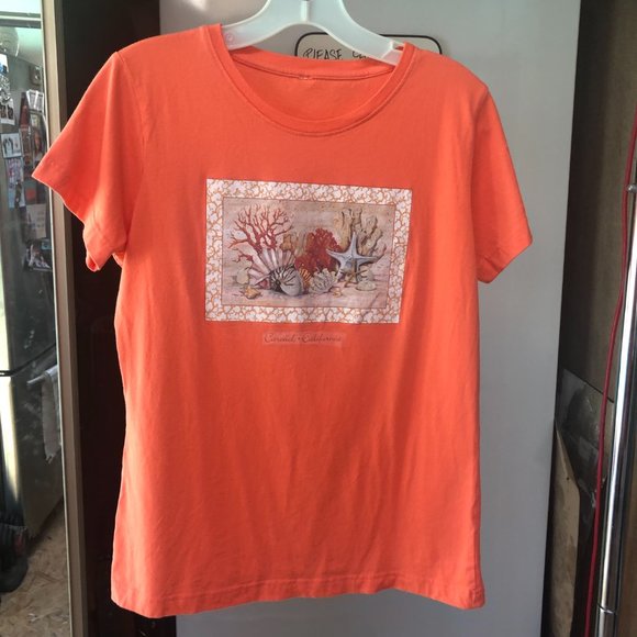 Carmel California Tee Missing label beautiful Coral Design on front with Glitter - Picture 2 of 7